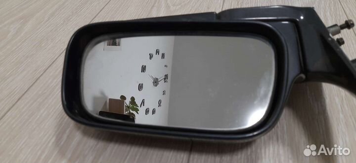 Зеркало заднего вида