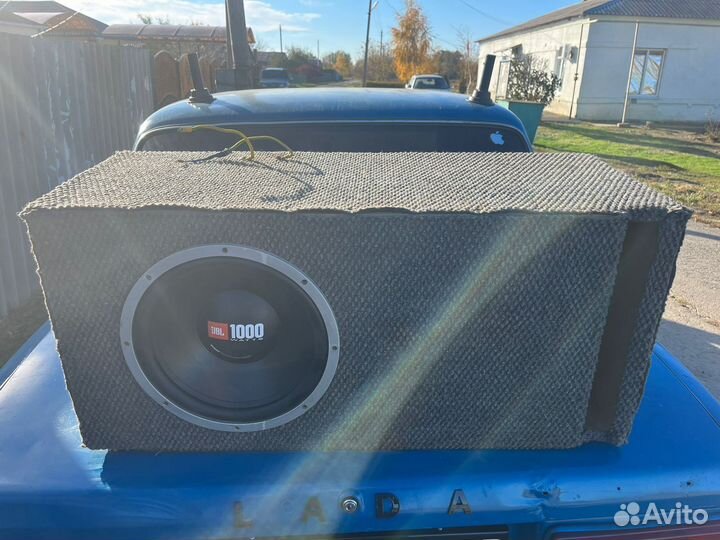 Сабвуфер jbl 1000