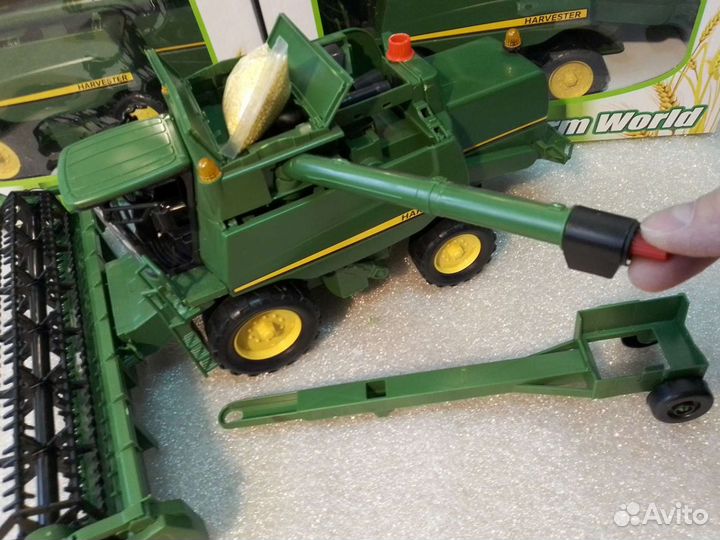 Комбайн игрушка джондир новый 45см с выгрузкой