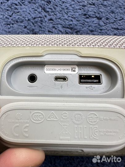 Портативная колонка JBL Charge 3