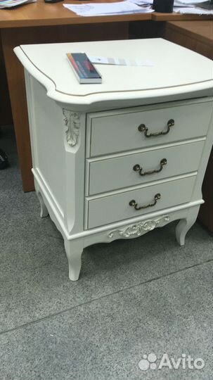 Тумба прикроватная массив