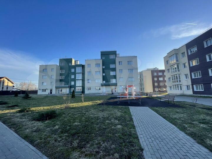 1-к. квартира, 52,1 м², 1/4 эт.