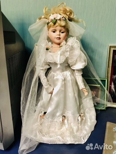 Кукла фарфоровая коллекционная
