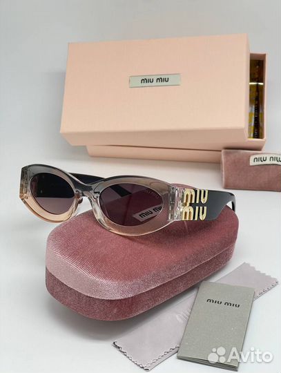 Солнцезащитные очки miu miu