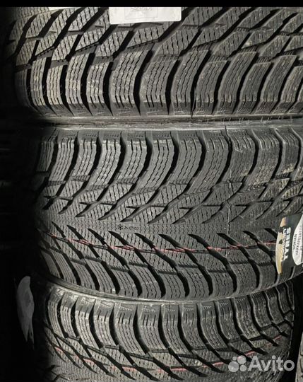 Nokian Tyres Hakkapeliitta R3 245/40 R18