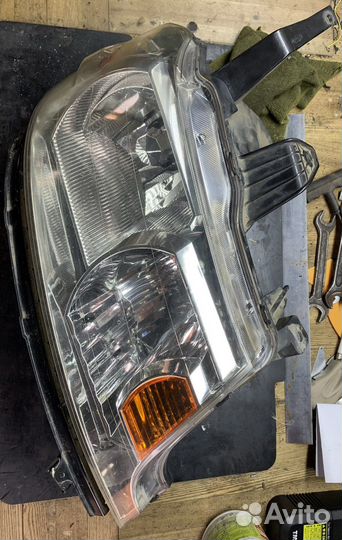 Фара Honda Stepwgn