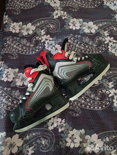 Коньки хоккейные