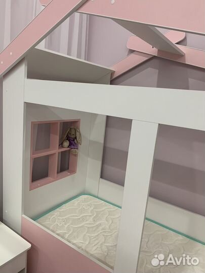 Детская кровать дом