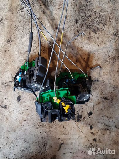 Замок двери Hyundai Solaris