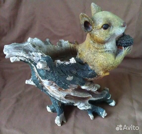 Скульптура Белка карандашница дерево, высота 24 см