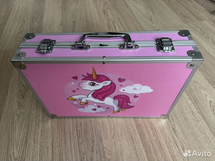 Набор для рисовния в чемоданчике