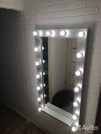 Зеркало с лампочками большое