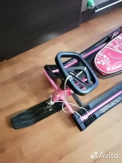 Детский снегокат со спинкой