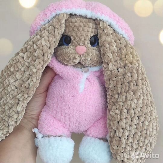 Вязаные игрушки зайка. Ручная работа