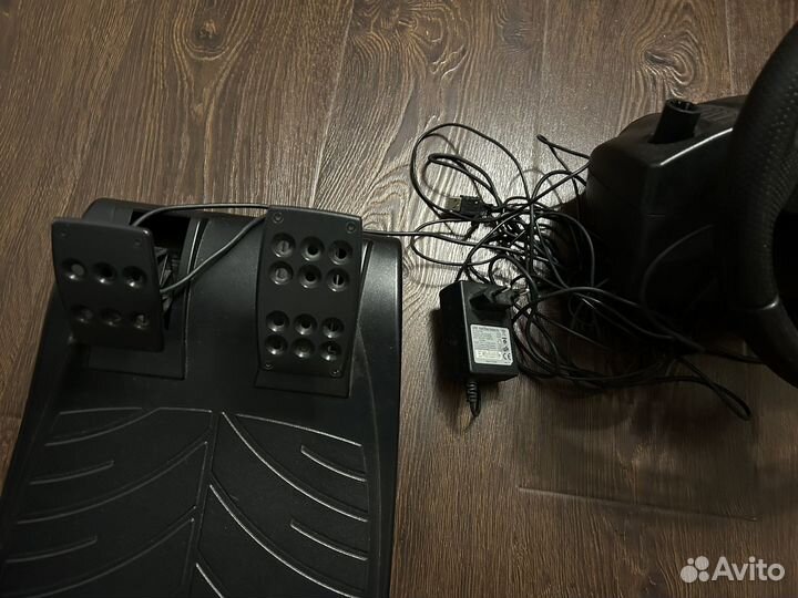 Игровой руль logitech