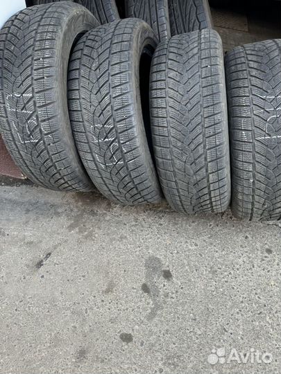 Goodyear UltraGrip Ice SUV 225/55 R18