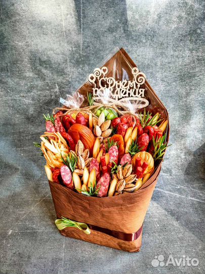 Съедобный колбасный мужской букет, ящик, подарок