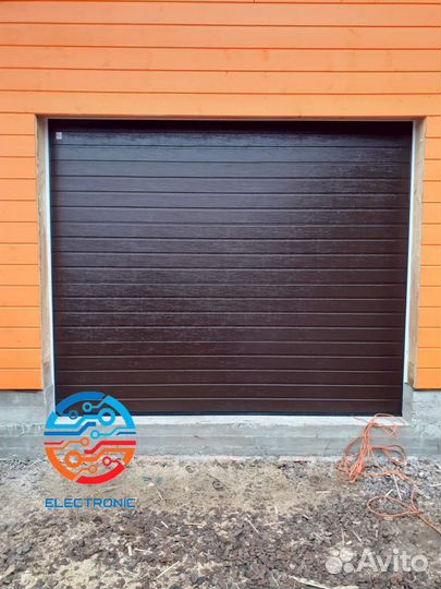 Секционные ворота