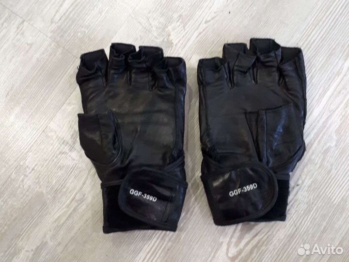 Перчатки для тайского бокса и мма 