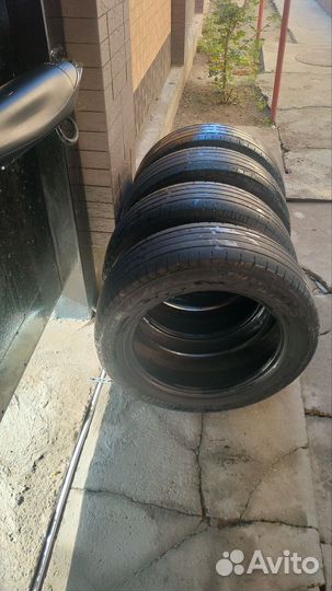 Резина 225/60/ R18 бу 4шт