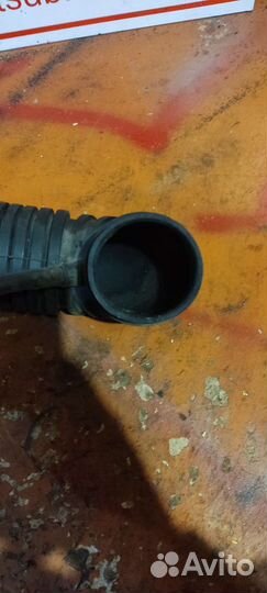 Потрубок воздушного фильтра mitsubishi space wagon