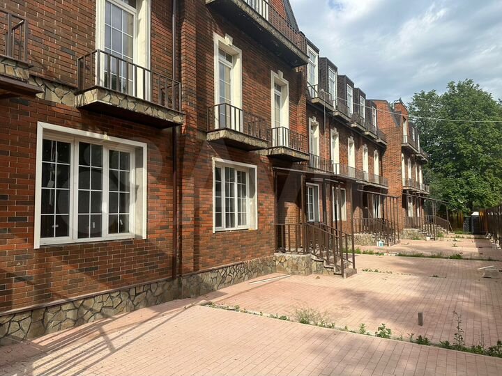 Таунхаус 270 м² на участке 1 сот.