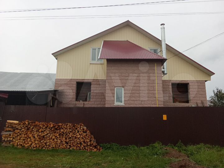 Дом 180 м² на участке 6,22 га