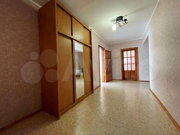 3-к. квартира, 179 м², 4/5 эт.