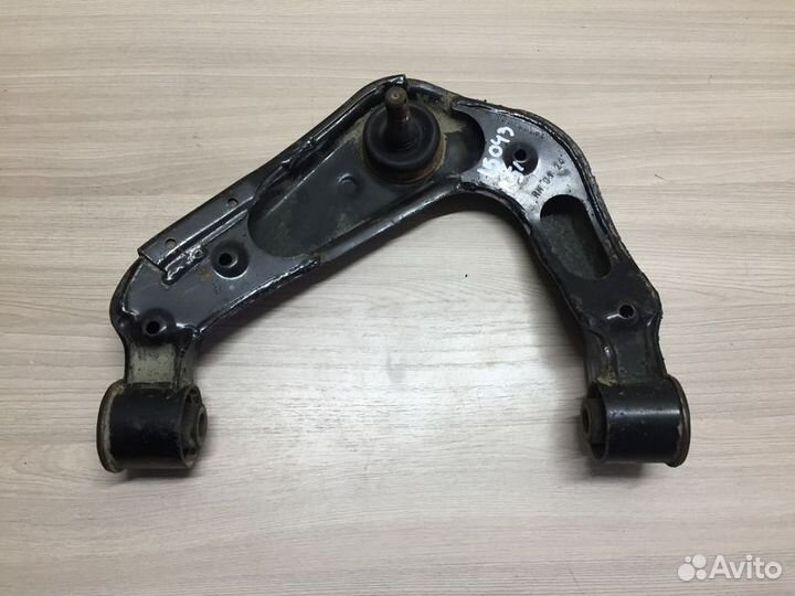 Рычаг передний правый верхний Nissan Pathfinder II