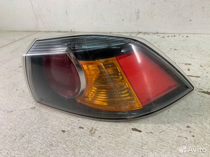 Фонарь задний правый Mitsubishi Lancer 10 2010