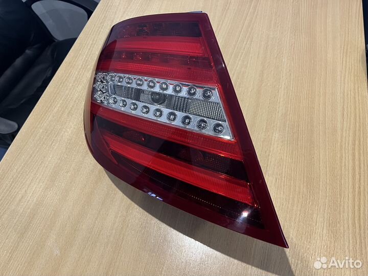 Левый диодный фонарь Mercedes W204 рестайлинг