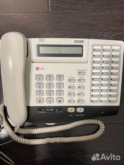 Телефон системный цифровой