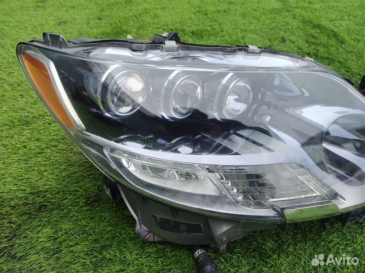 Фара правая Lexus Ls600Hl UVF46 2UR-FSE 2008