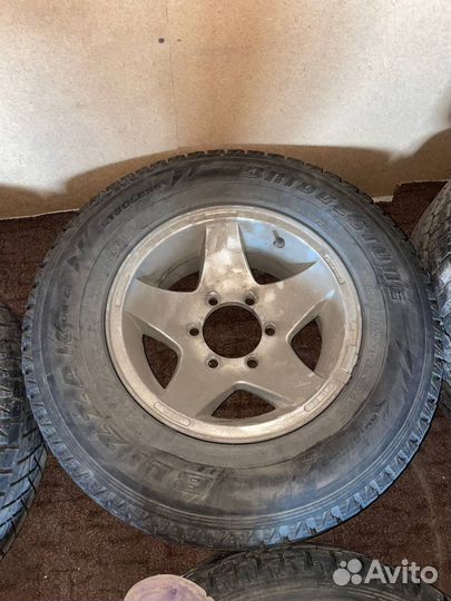 Комплект литых дисков с резиной 6*139,7 terrano 2