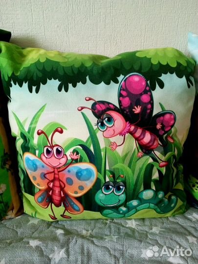 Подушки яркие, необычные