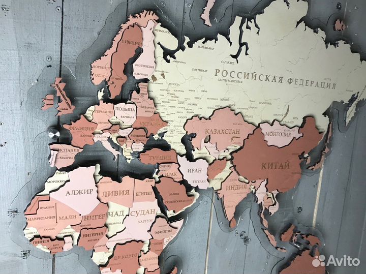 Карта мира из дерева, панно на стену