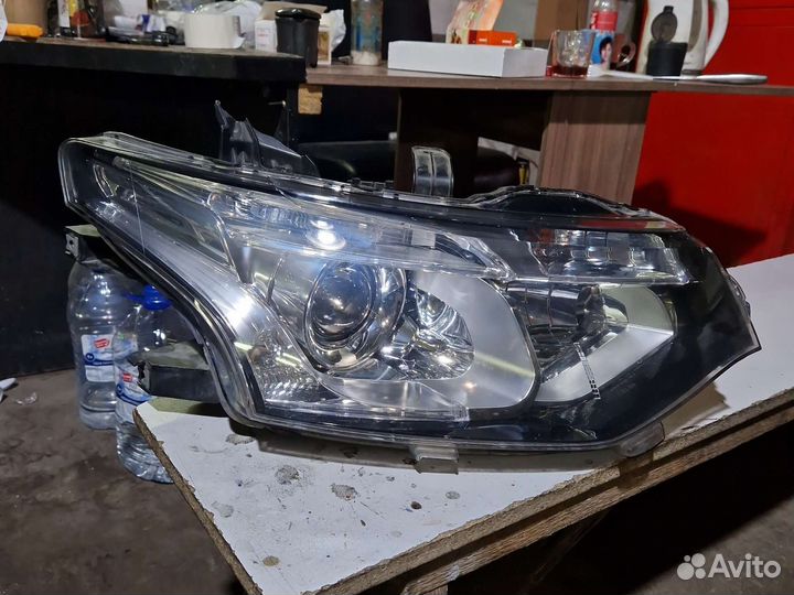 Фара правая мицубиси outlander 3 ксенон оригинал
