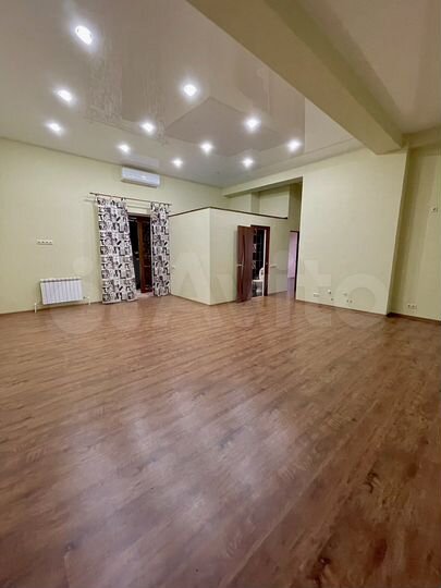 3-к. квартира, 84 м², 1/5 эт.