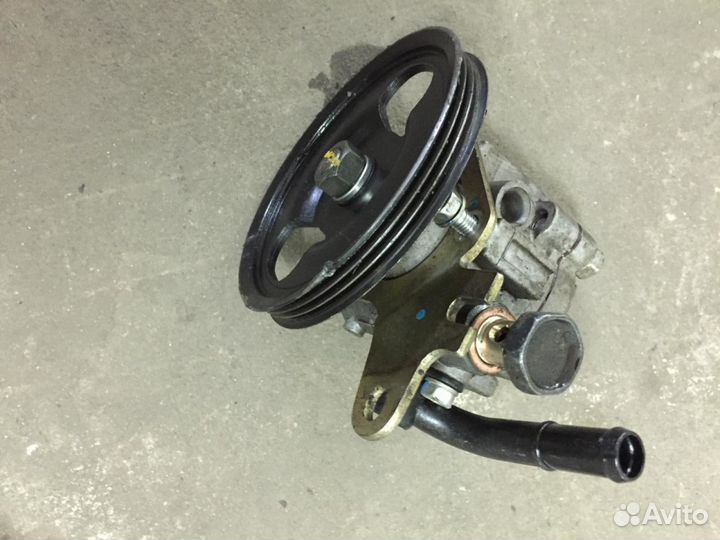 Насос гур на Ниссан Альмера Классик B10 1,6