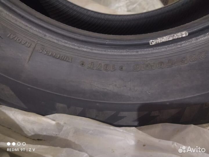 Bridgestone Blizzak Spike-02 225/70 R16