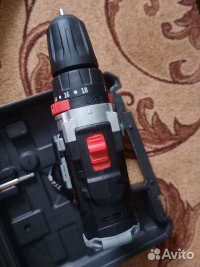 Аккумуляторная ударная дрель
