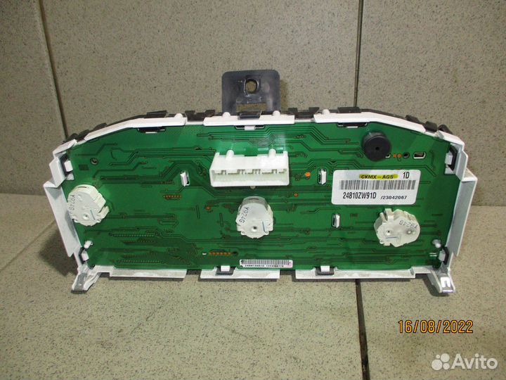 Панель приборов Nissan Tiida (C11)