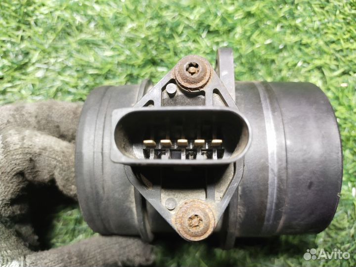 Датчик массового расхода воздуха Volkswagen Passat