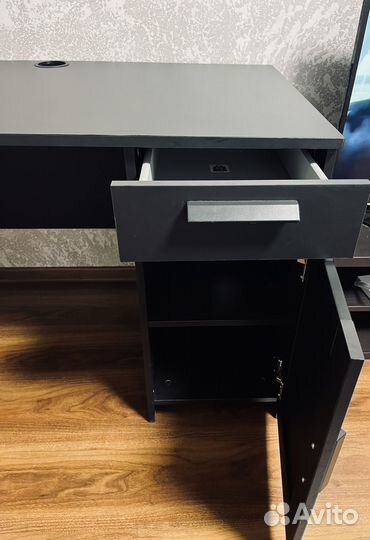 Компьютерный стол IKEA