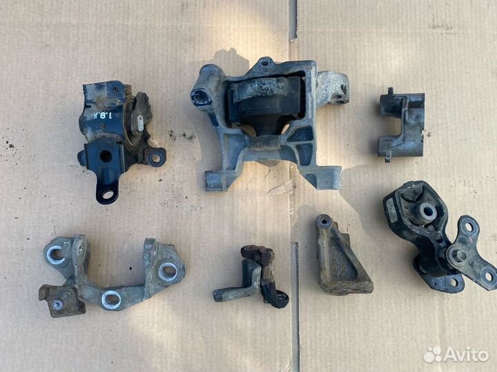 Опора двигателя и МКПП Mazda CX-5 KE 2.0