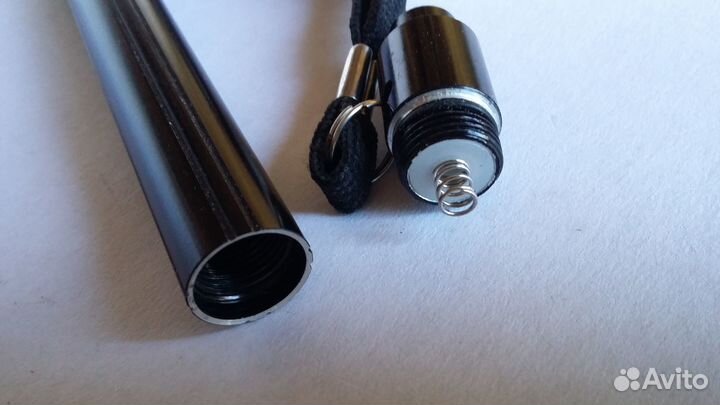 Компактный фонарик Oriflame на 2 батарейки ааа