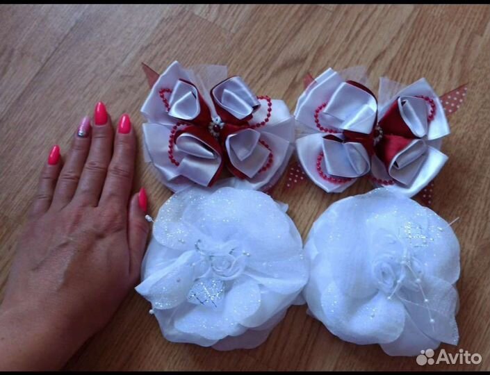 Банты белые праздничные на 1 сентября