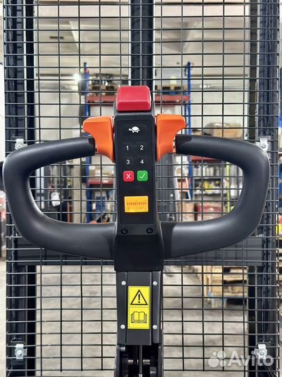 Самоходный штабелер noblelift PSE15-C