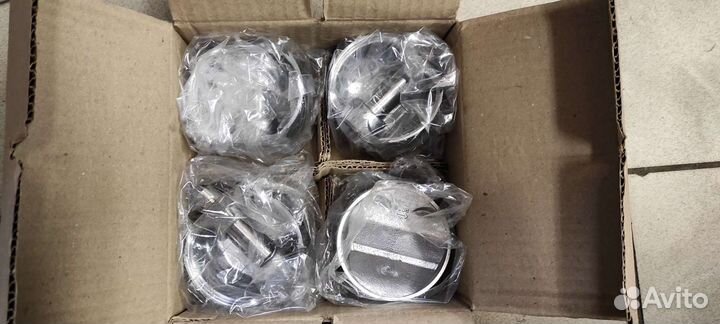 Комплект поршней Dodge Caravan/Dodge Stratus 2.4L