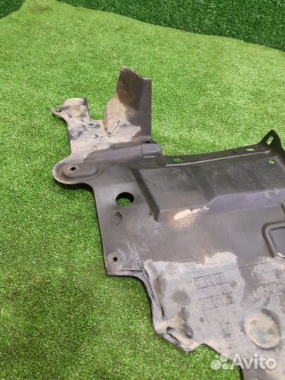 Пыльник двигателя правый ниссан примера п12